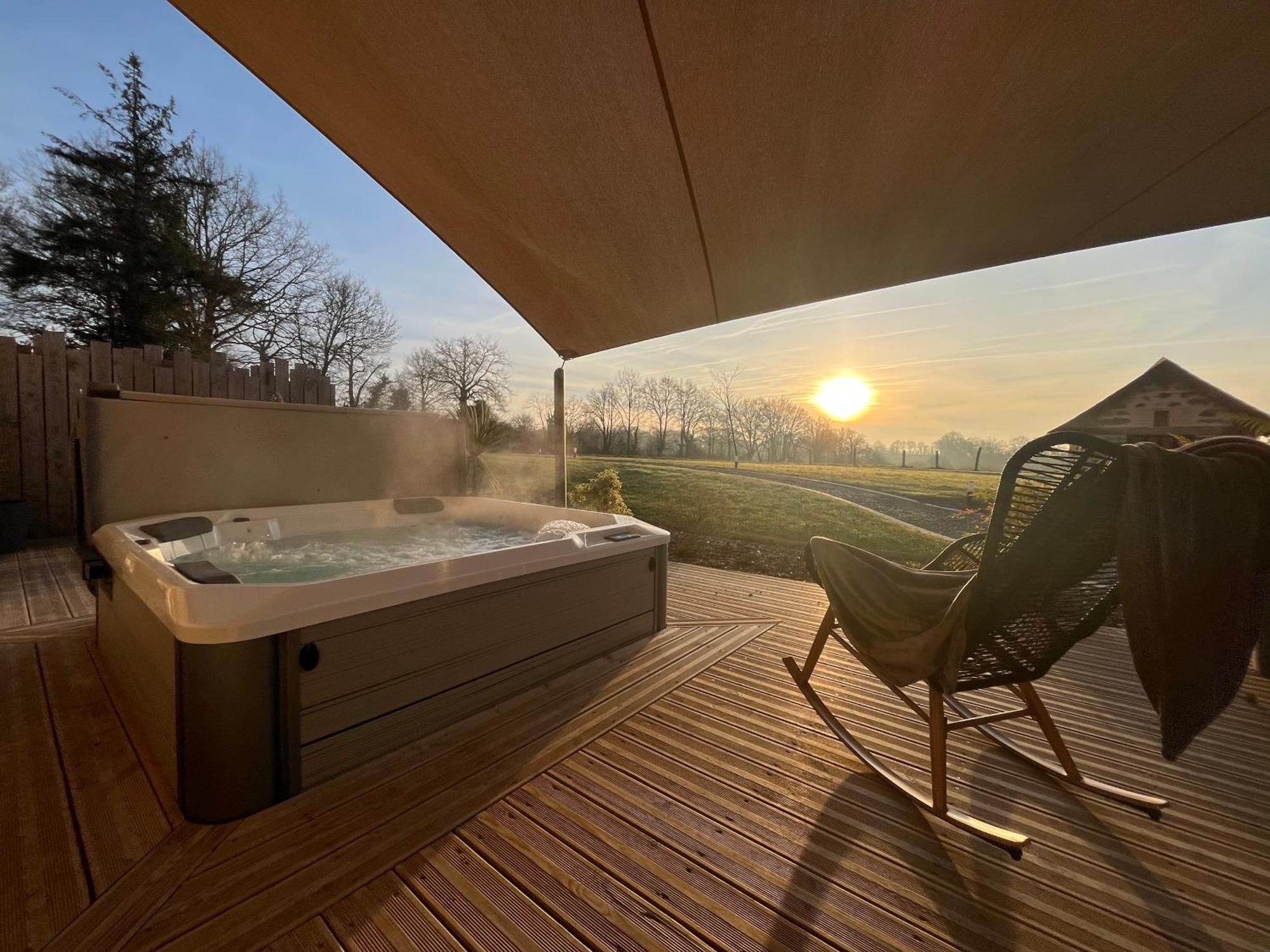La Douce Halte - Gites Avec Spa Ou Sauna Saint-Ouen-Des-Toits Kültér fotó